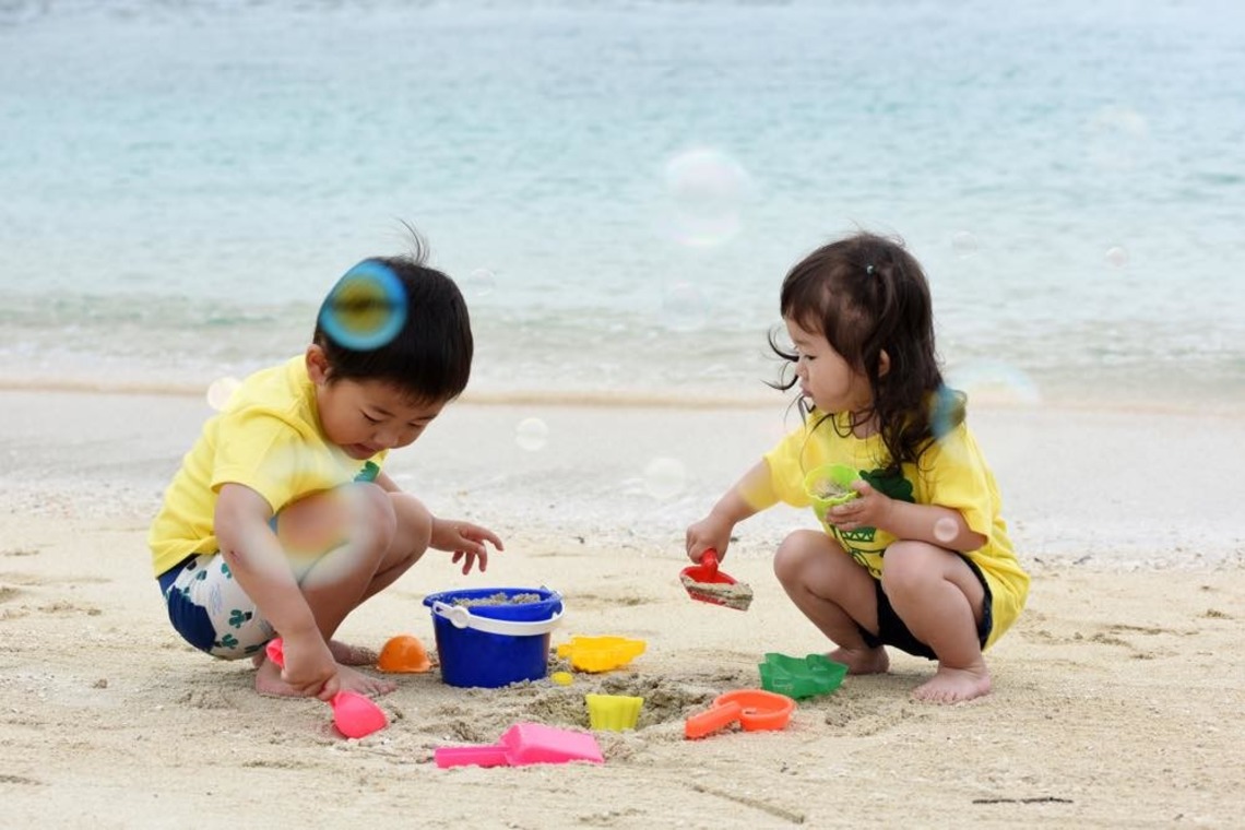 Avenir（山宮 敏明）が出張撮影した家族写真(キッズ,ベビーフォト)などが写った「ホテルで家族写真」の家族写真