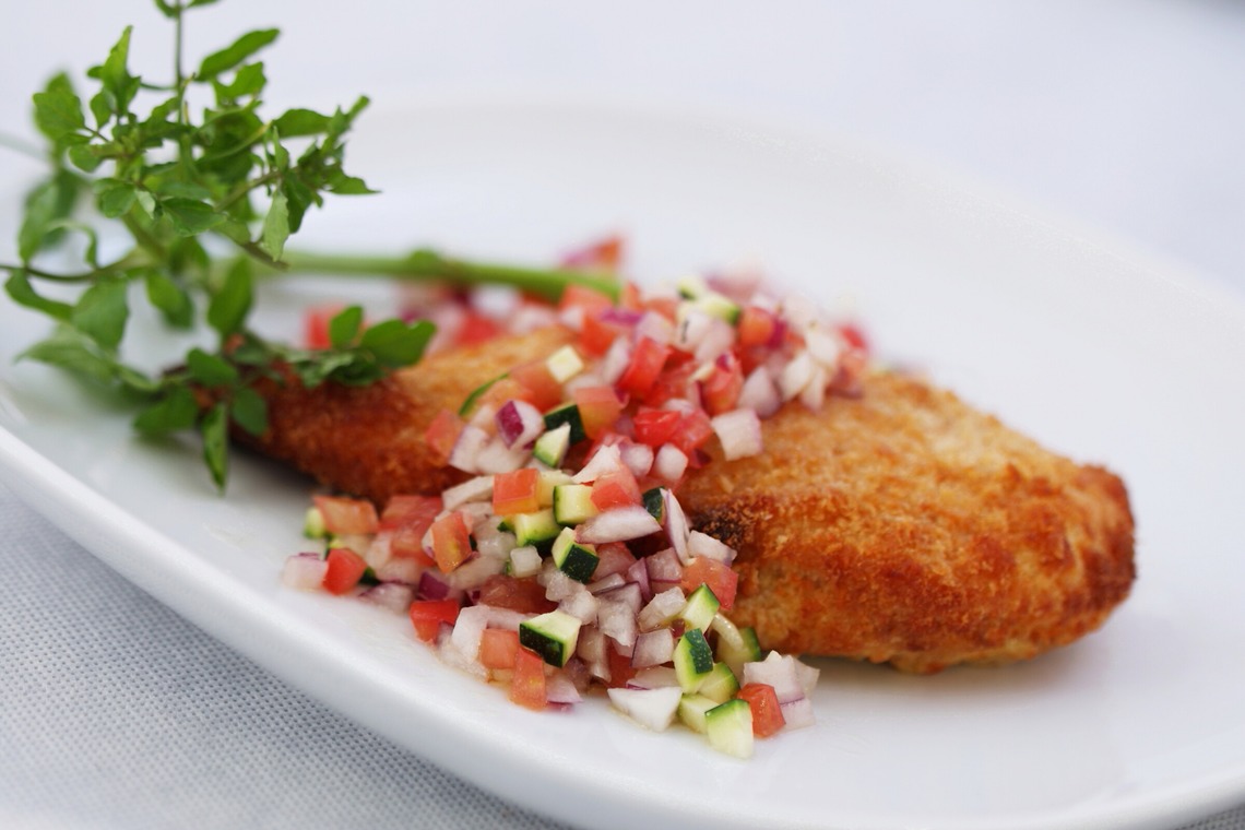 森安　照が撮影した写真のアルバム「レストラン・メニュー」