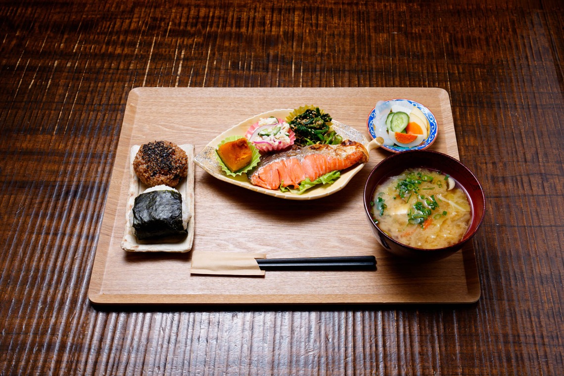遠藤雄介・JEADO Worksが撮影した写真のアルバム「定食屋 味噌五郎でフード撮影を行いました。」