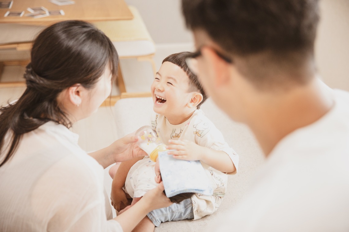 チャミーフォトグラフィーが出張撮影した家族写真(キッズ,ベビーフォト)などが写った「ファミリーフォト」の家族写真