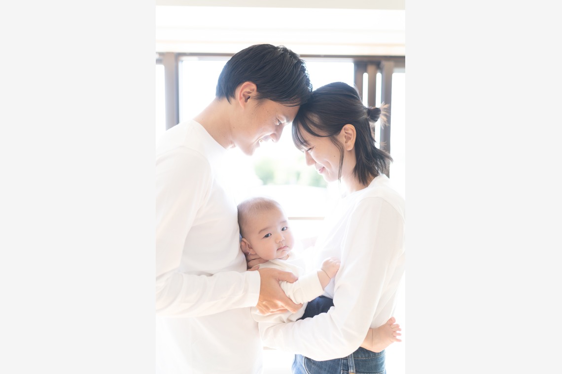 モーメンツが撮影した家族写真の出張撮影のアルバム「1歳バースデイ」