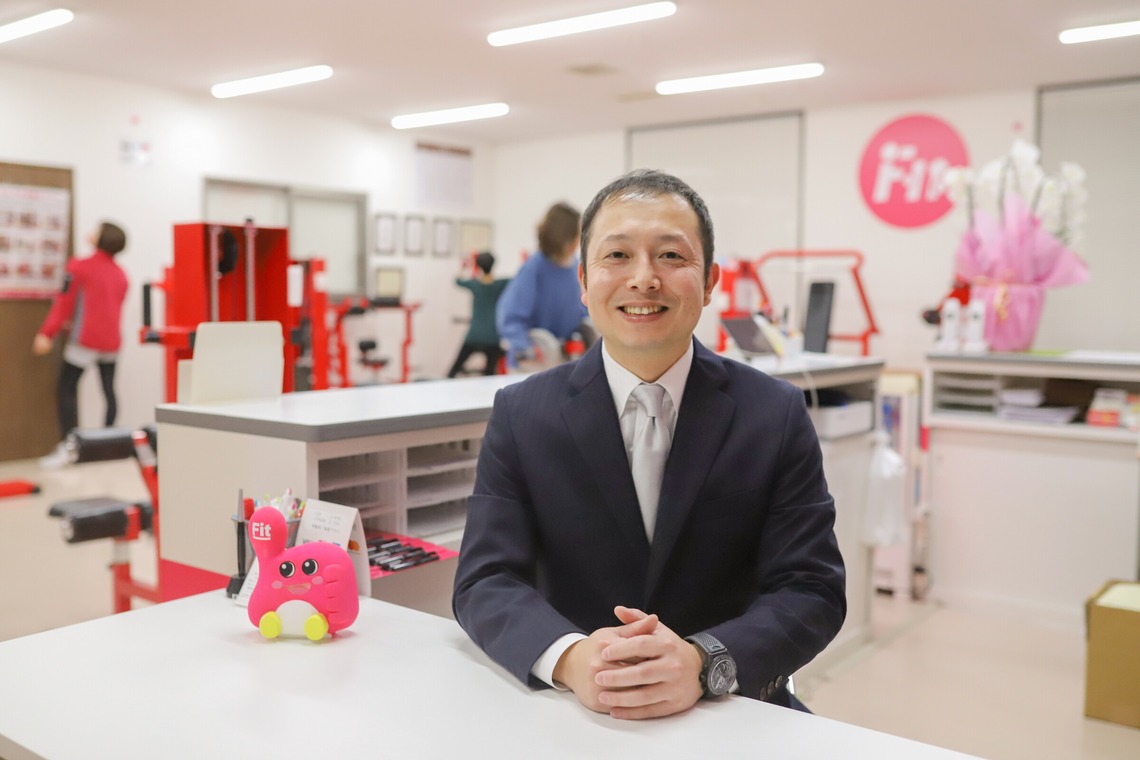 腰山大雅が撮影した写真のアルバム「スポーツジム・ワイナリー・ダンスカンパニー」