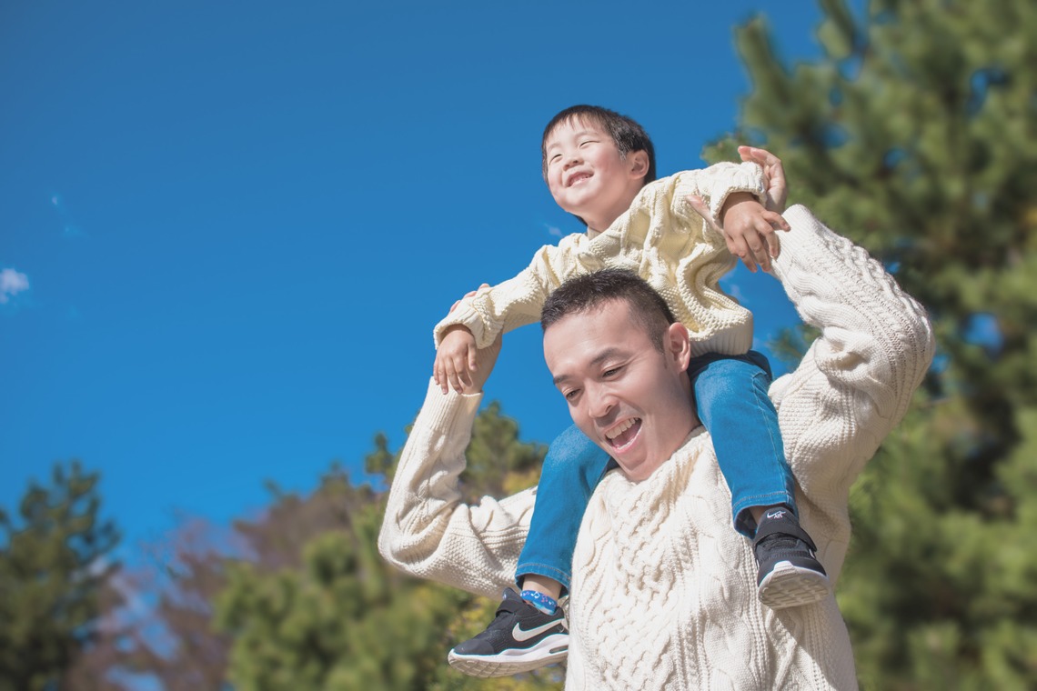 AXiS Photo Service 伊神 菜穂子が出張撮影した家族写真(キッズ,ベビーフォト)などが写った「＜家族の記録写真＞公園・海辺・寺社・自宅などお好きな場所で」の家族写真