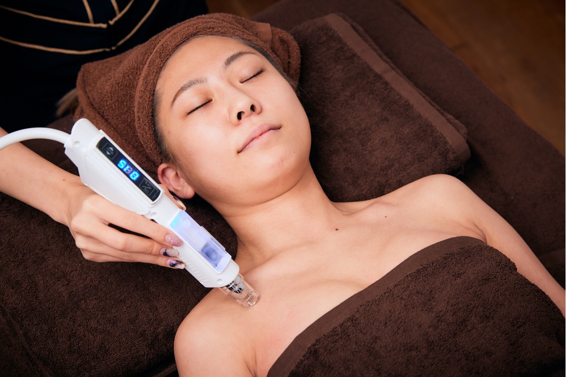 ケイムラナカが撮影した写真のアルバム「サロン」