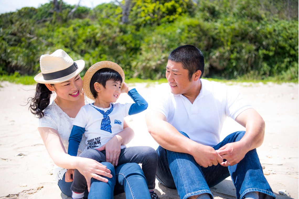 NanoStyleが出張撮影した家族写真(キッズ,ベビーフォト)などが写った「沖縄ファミリーフォト」の家族写真