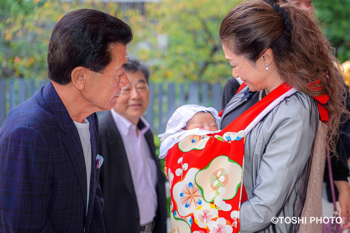 PHOTO 104が出張撮影した家族写真(キッズ,ベビーフォト)などが写った「お宮参り」の家族写真