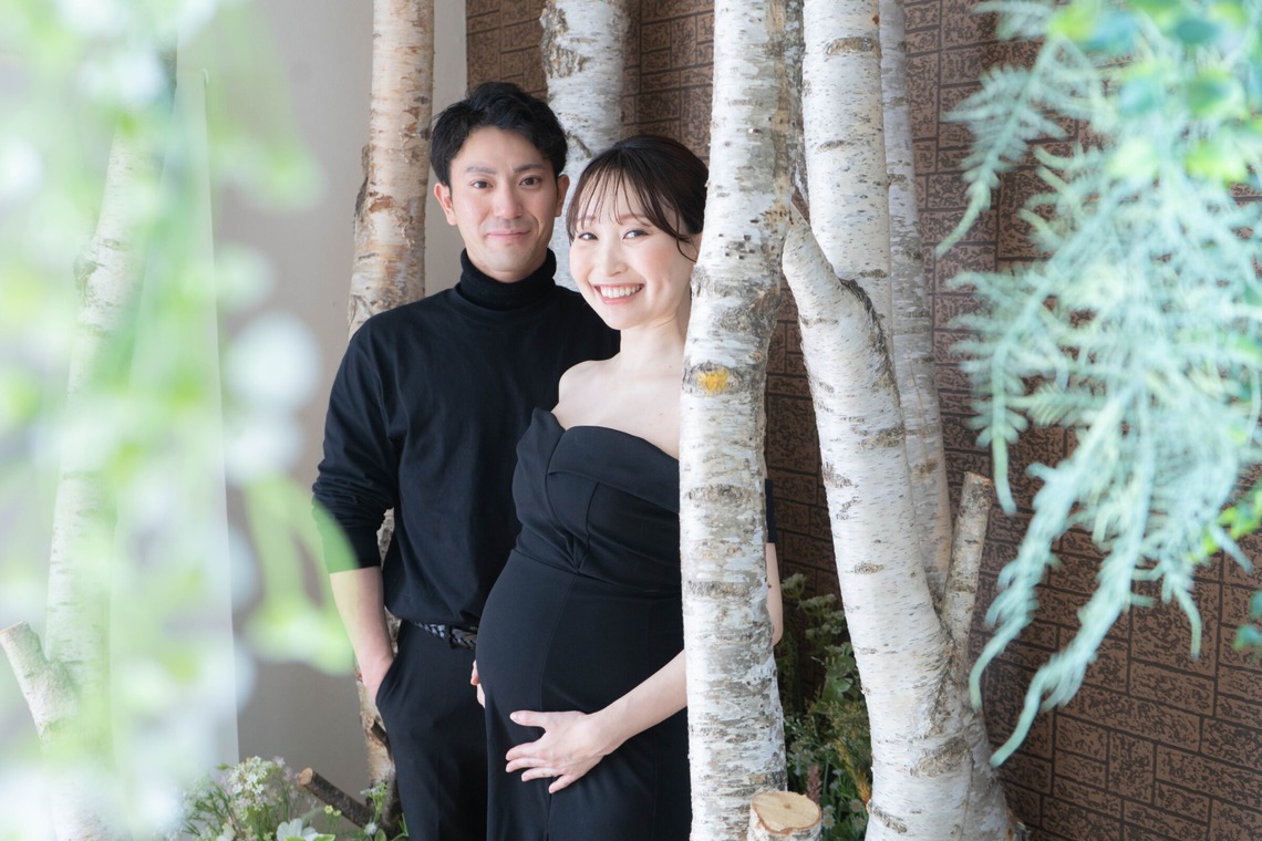 北海道ロケーションフォトウェディング♪が出張撮影した家族写真(キッズ,ベビーフォト)などが写った「マタニティフォト【おうちフォトスタジオ-umurek＝ウムレ】」の家族写真