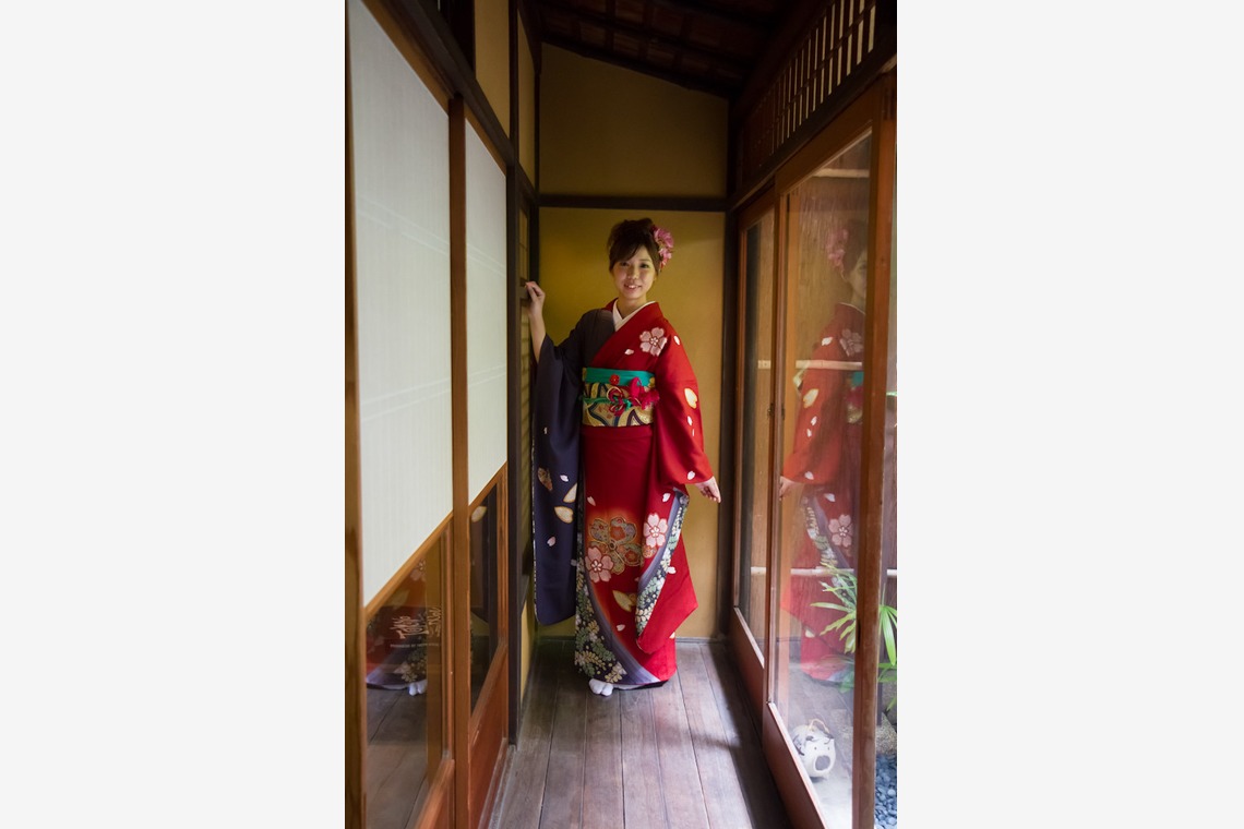 スマイルハンターが出張撮影した家族写真(キッズ,ベビーフォト)などが写った「成人式フォト」の家族写真