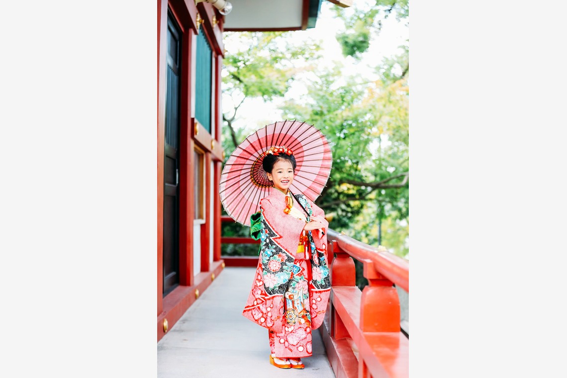 出張撮影HUG TIMEが撮影した「七五三お詣り撮影〜多摩浅間神社〜」の写真