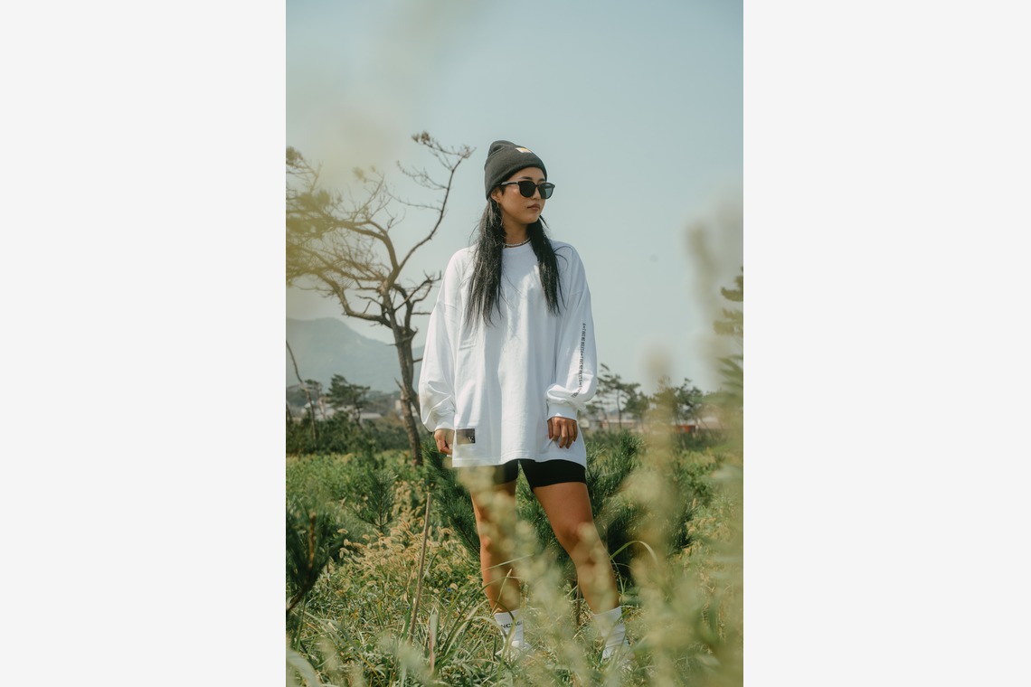 神﨑亮太が撮影した写真のアルバム「芥屋」