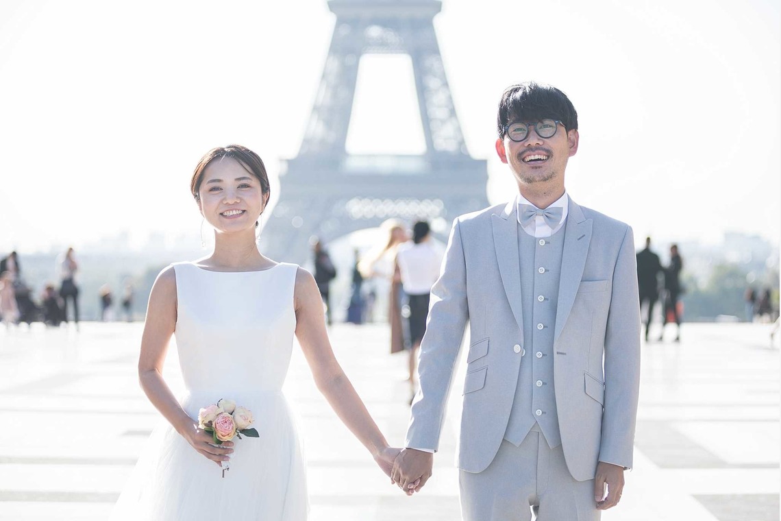 Petite Nao Photographyが撮影した「パリでのフォトウェディング（エッフェル塔、ビルアケム橋、ルーブル美術館、パレロワイヤル）」の写真
