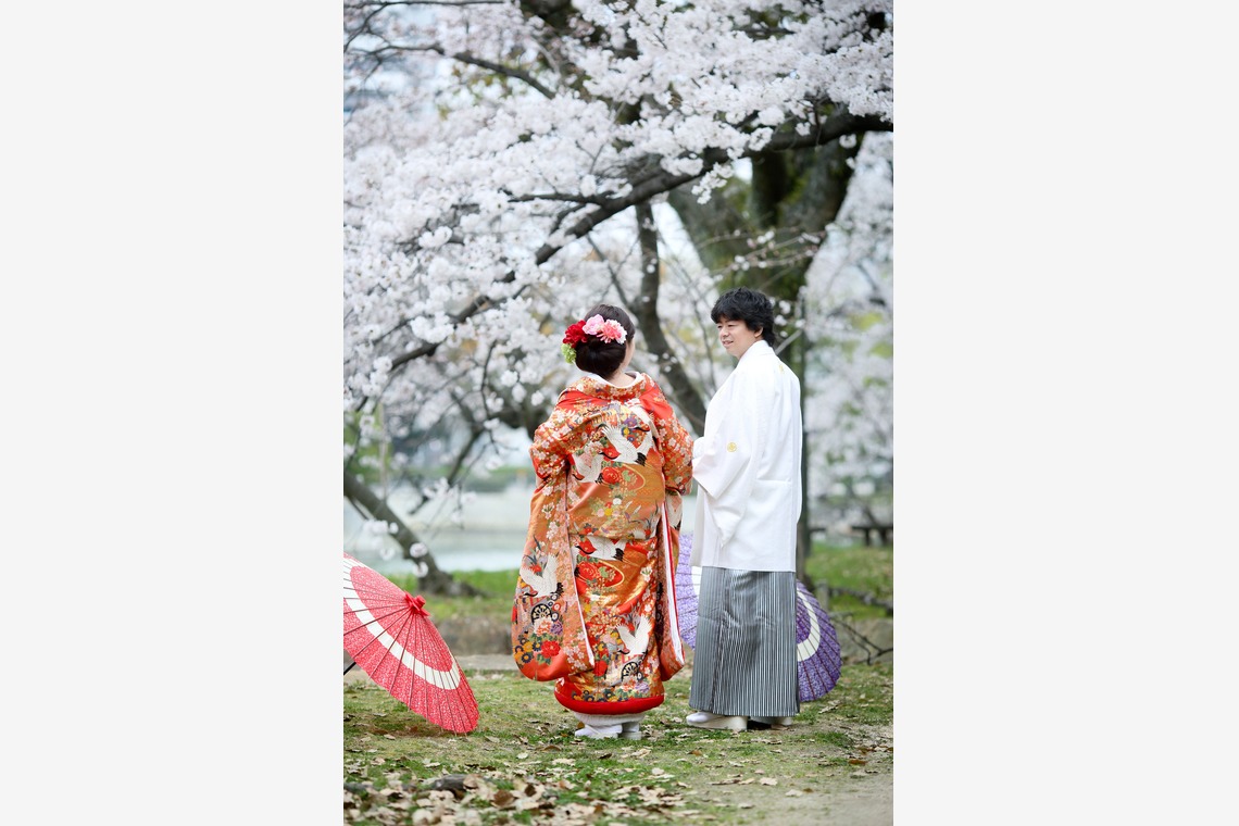 KIKIウェディングが撮影した写真のアルバム「サクラとお城と打ち掛け」