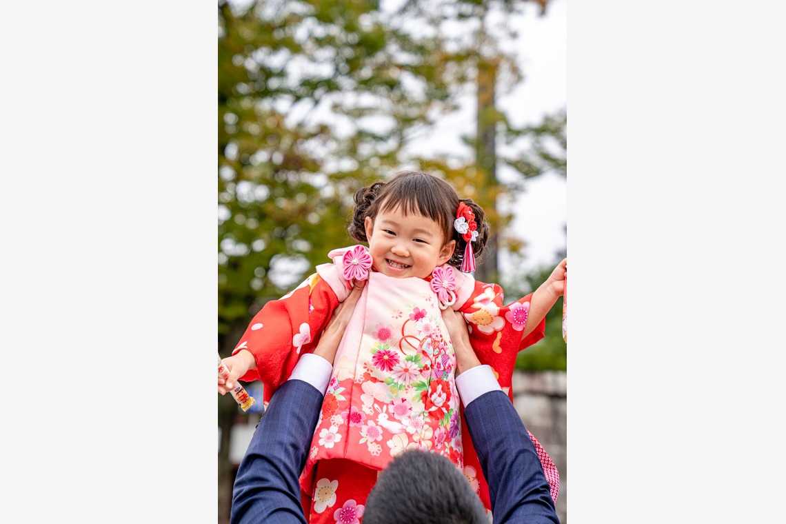 出張カメラマンのY's Officeが出張撮影した家族写真(キッズ,ベビーフォト)などが写った「七五三出張撮影」の家族写真