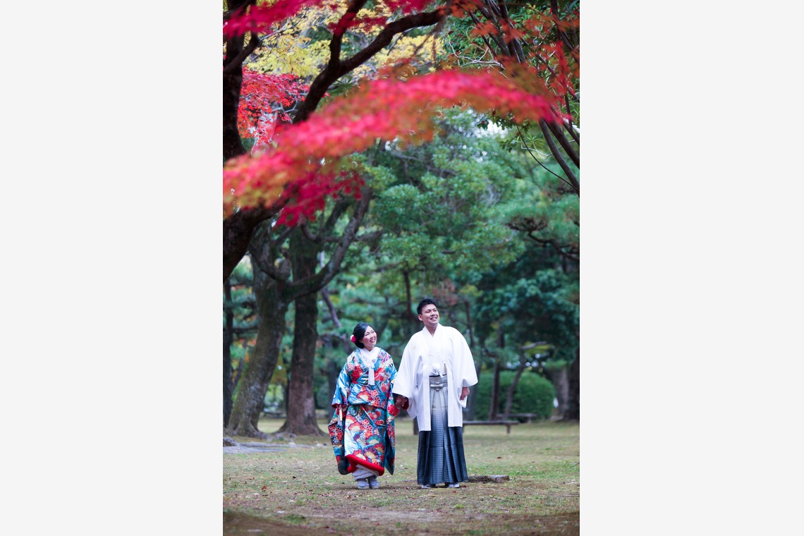 KIKIウェディングが撮影した「紅葉の広島城と公園」の写真