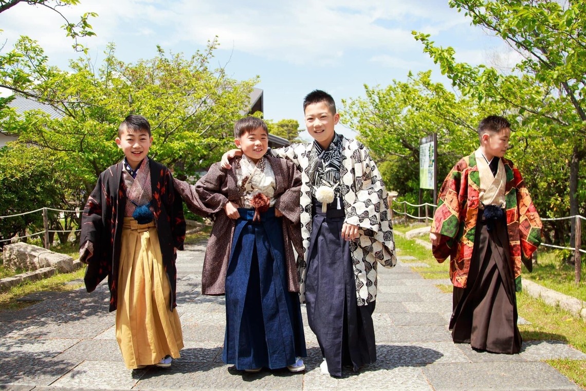 中井企画が出張撮影した家族写真(キッズ,ベビーフォト)などが写った「ハーフ成人式」の家族写真