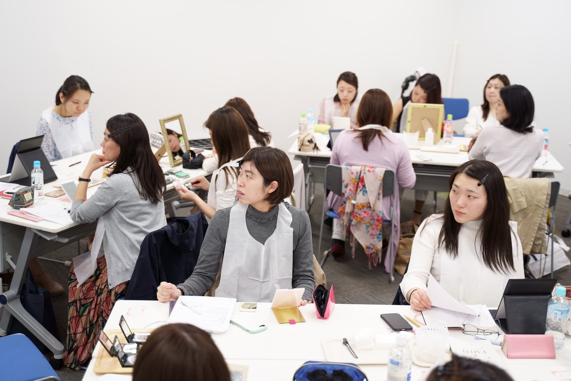 あさぎフォト　喜多紀子が撮影した「理想のパートナーを引きよせるメイク講座」の写真