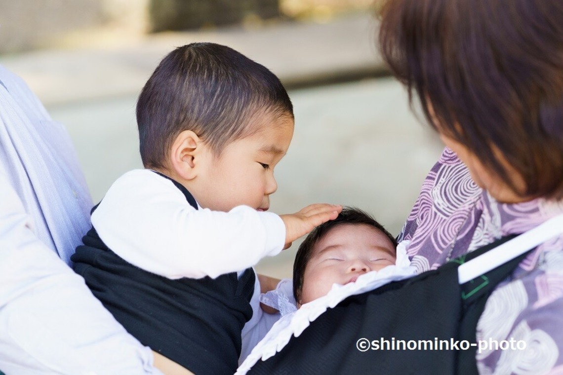 しのみんこフォトが出張撮影した家族写真(キッズ,ベビーフォト)などが写った「お宮参り」の家族写真