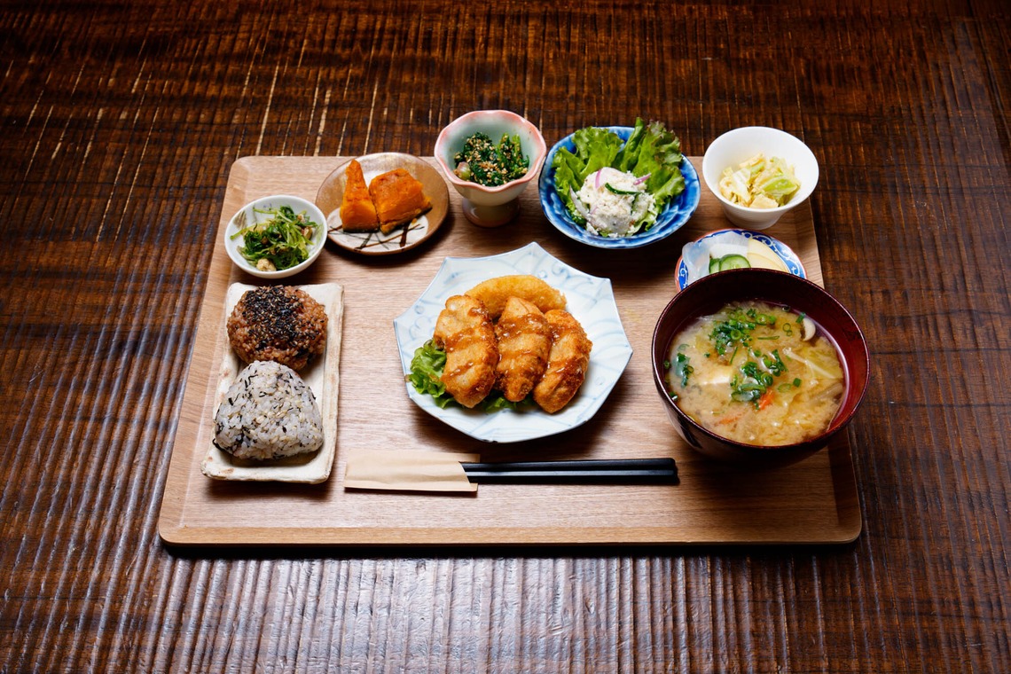 遠藤雄介・JEADO Worksが撮影した写真のアルバム「定食屋 味噌五郎でフード撮影を行いました。」