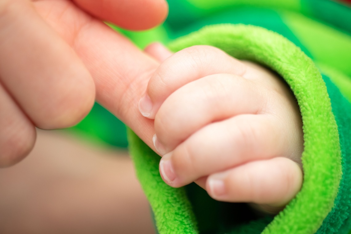 岩坪眞一郎が出張撮影した家族写真(キッズ,ベビーフォト)などが写った「誕生日記念撮影」の家族写真