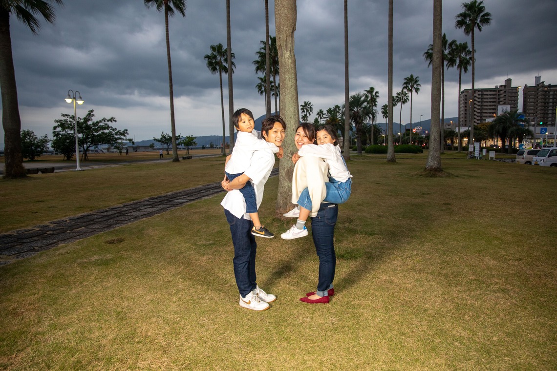 岩坪眞一郎が撮影した「還暦祝い家族写真」の写真