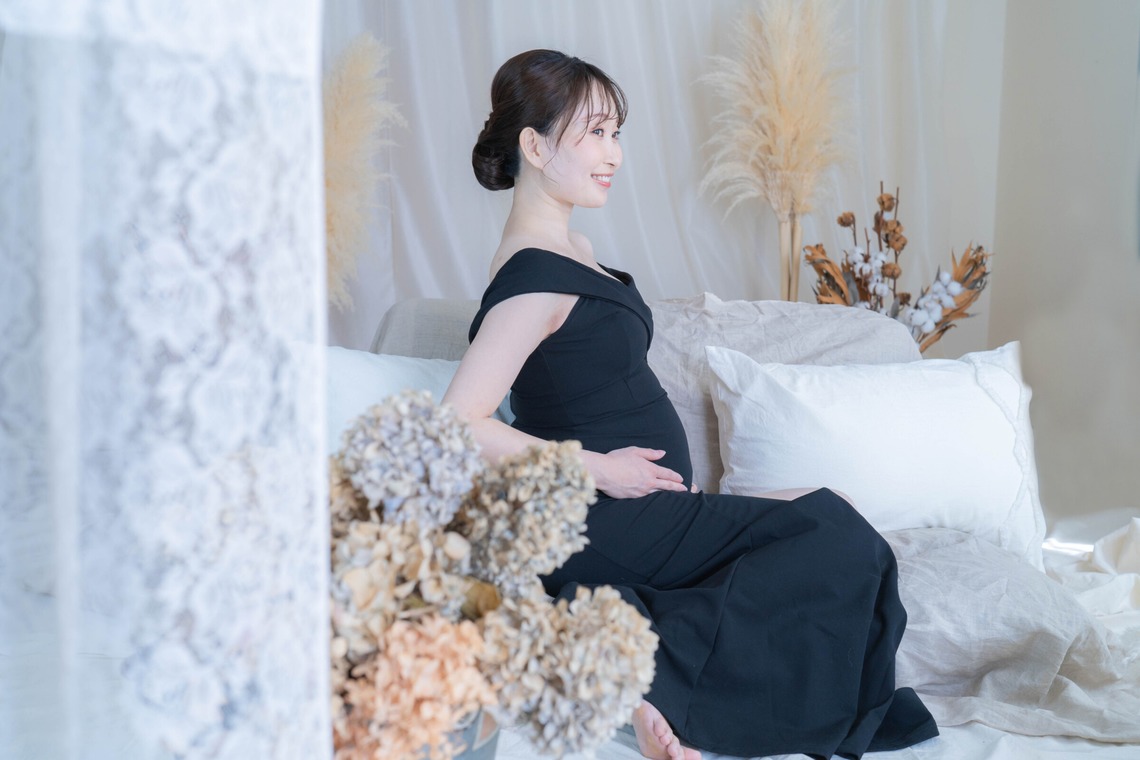 北海道ロケーションフォトウェディング♪が撮影した写真のアルバム「マタニティフォト【おうちフォトスタジオ-umurek＝ウムレ】」