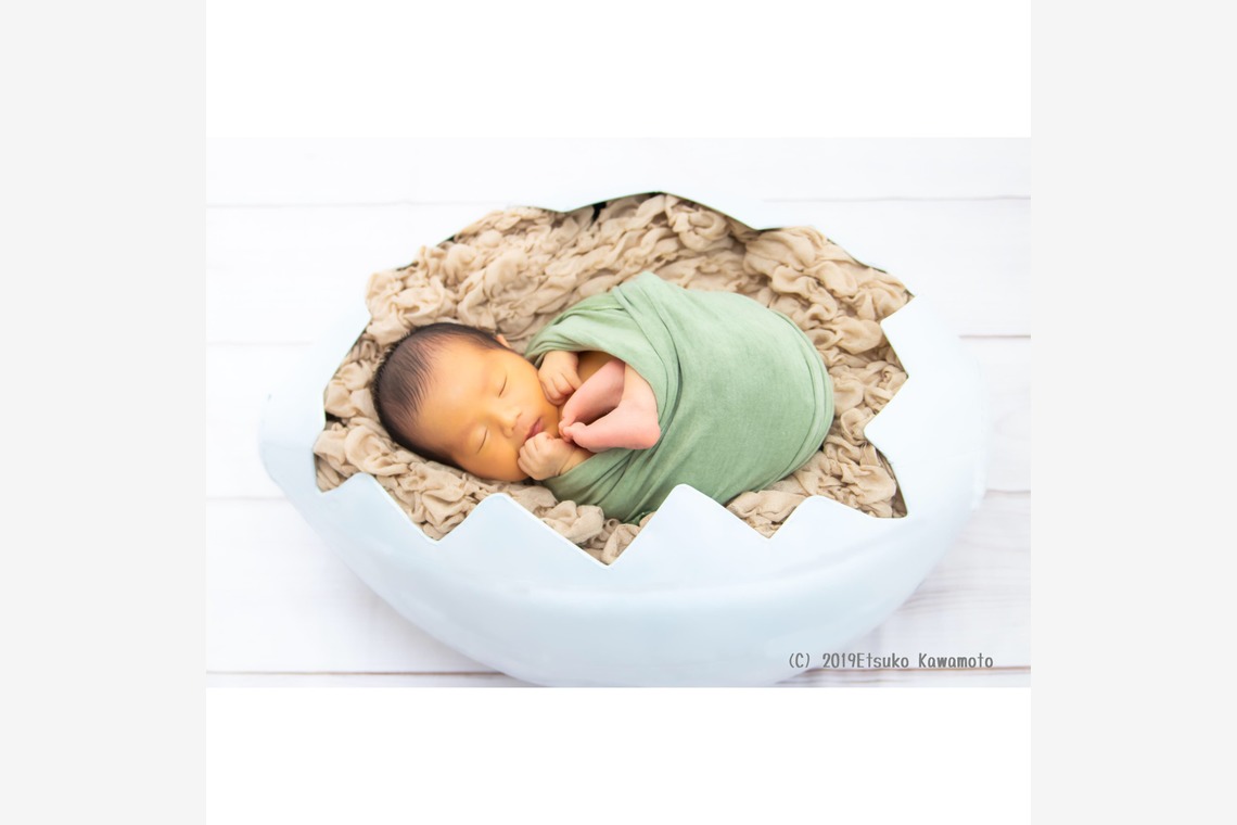 かわもとえつこが撮影した「ニューボーンフォト」の写真