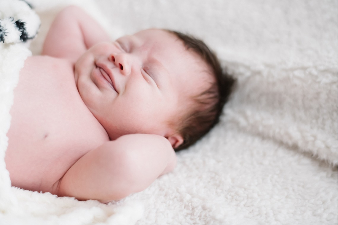 アトリエ　エピカ/清水　一哉が撮影したスタジオ撮影のアルバム「ニューボーンフォト」