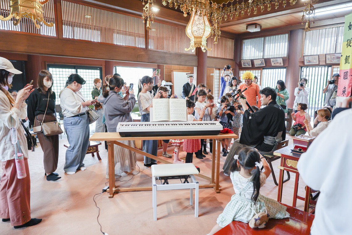 ちずカメラが撮影した「写真家　橘田龍馬さんの子供写真教室の様子」の写真