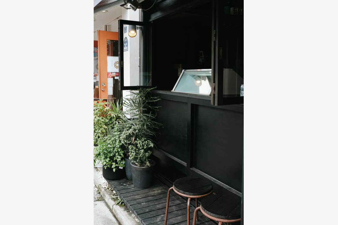 土門巧が撮影した写真のアルバム「THE BLISS BURGER」