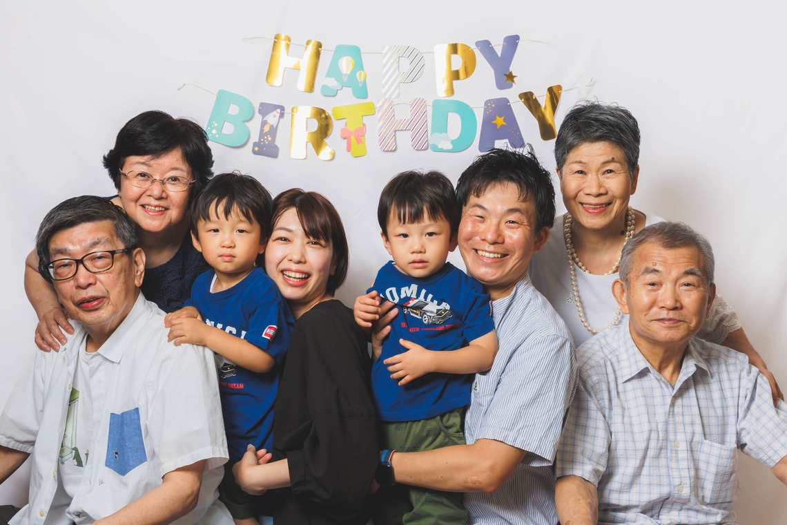 松井シンジが撮影した「家族写真（屋内・屋外）」の写真