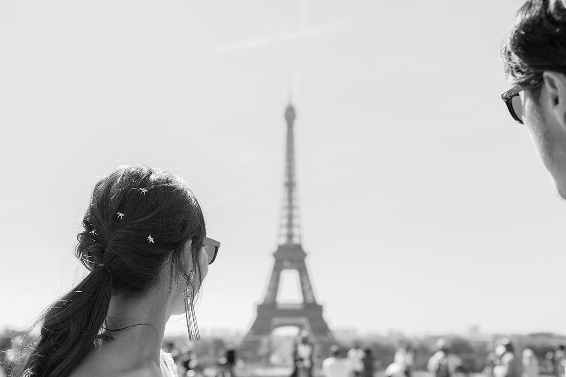 Petite Nao Photographyが撮影した「パリ、フォトウェディング（エッフェル塔＆ビルアケム橋）」の写真