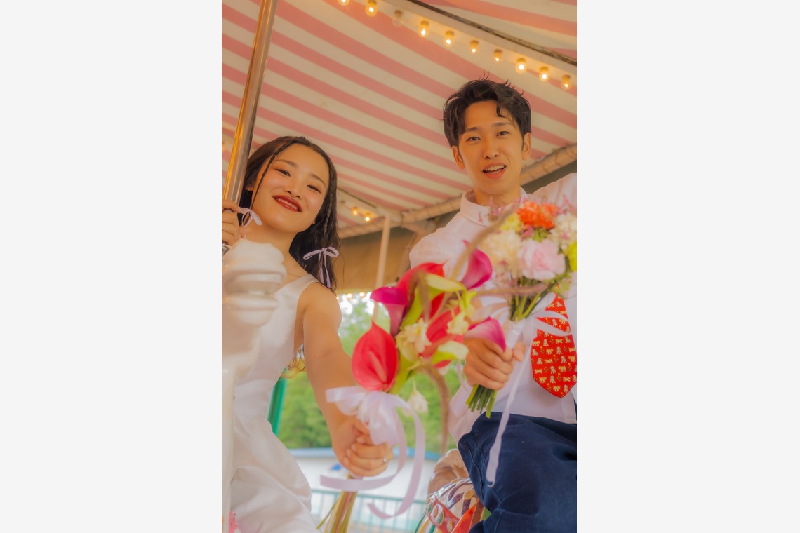 高橋佳五が撮影した写真のアルバム「前撮り~遊園地~」