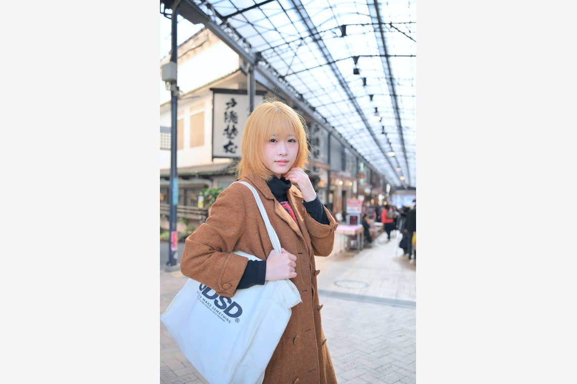 デザイン＆フォト内藤が撮影した写真のアルバム「静岡県熱海市での女性モデルさん起用のロケーションポートレート（インスタ用作品）」