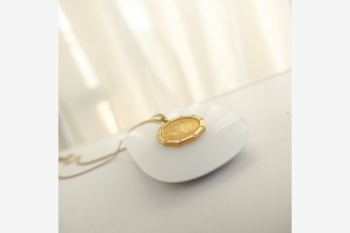 太和皇商事株式会社が撮影した写真のアルバム「ストロボ撮影」