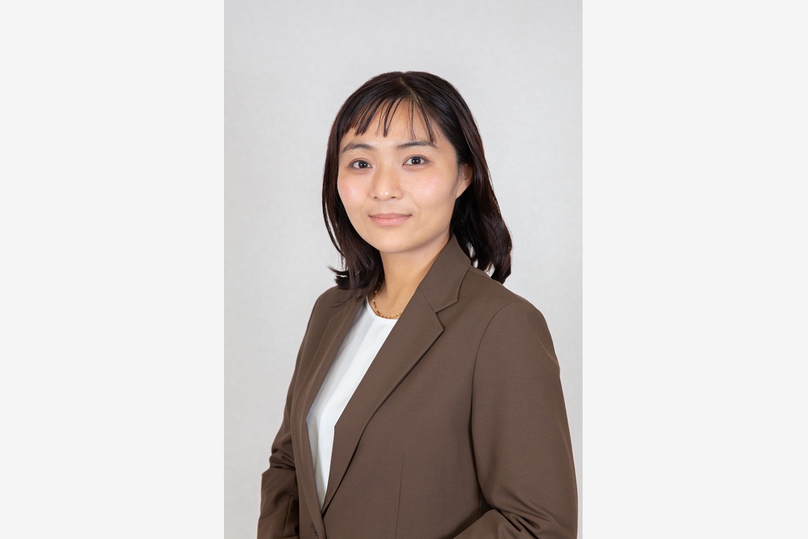 滋賀淳が撮影した写真のアルバム「プロフィール、インタビュー」