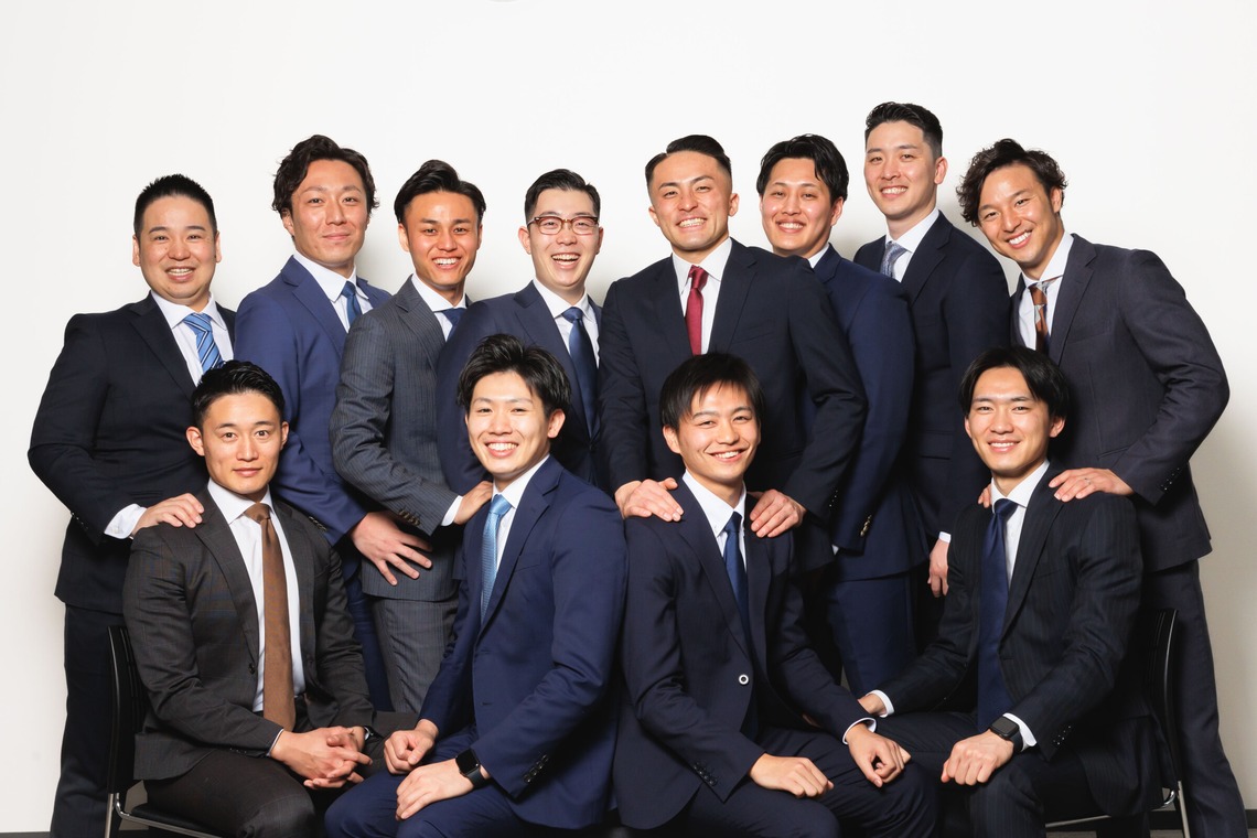 松井シンジが撮影した写真のアルバム「グループ・チーム・タスクフォース」