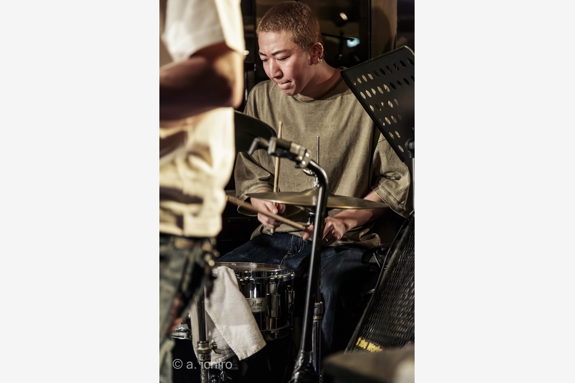 ABNフォトが撮影した写真のアルバム「ライブ会場での音楽ライブ撮影」