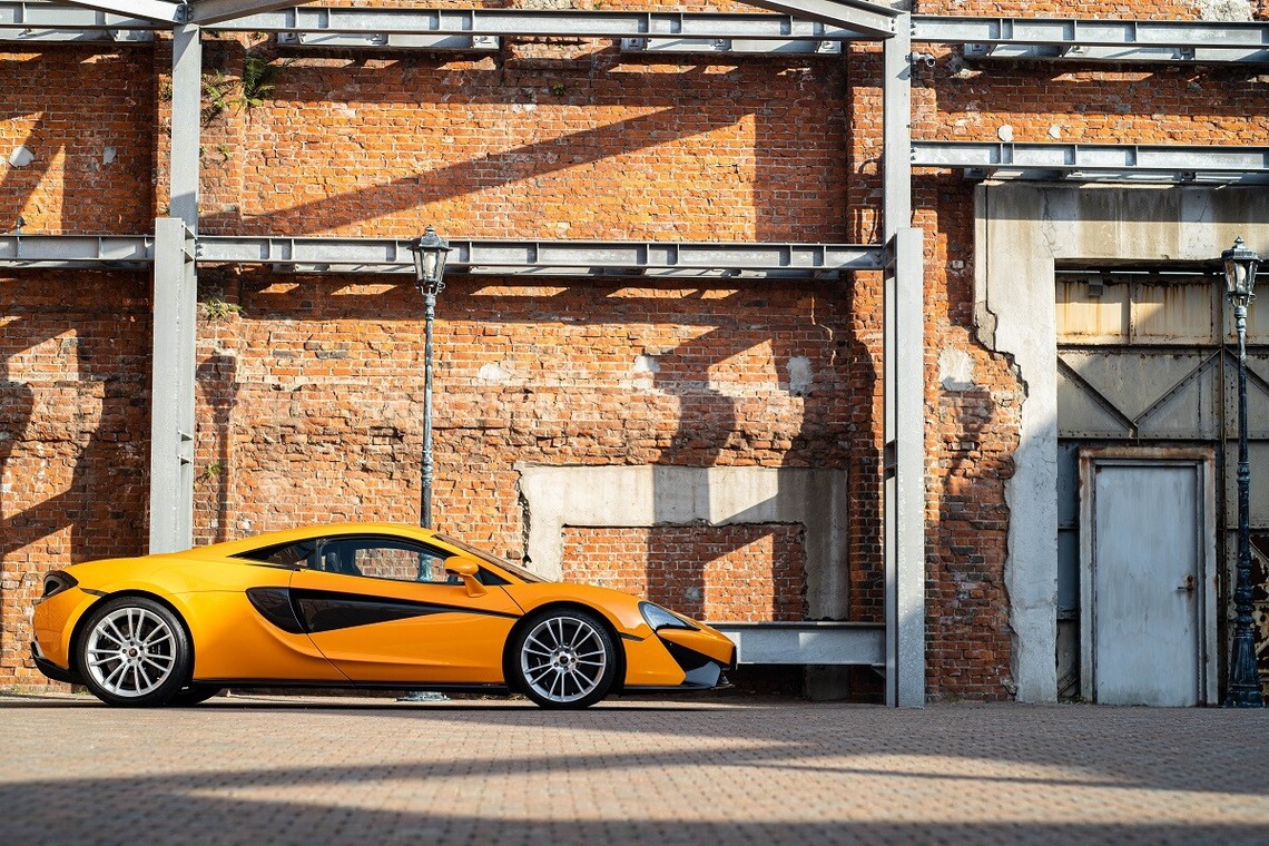 舘　典志が撮影した「自動車」の写真