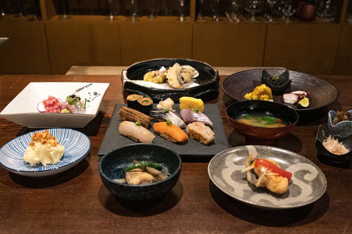 Studio 梁が撮影した「店舗・料理撮影 Bar&Sushi 紺と白様」の写真