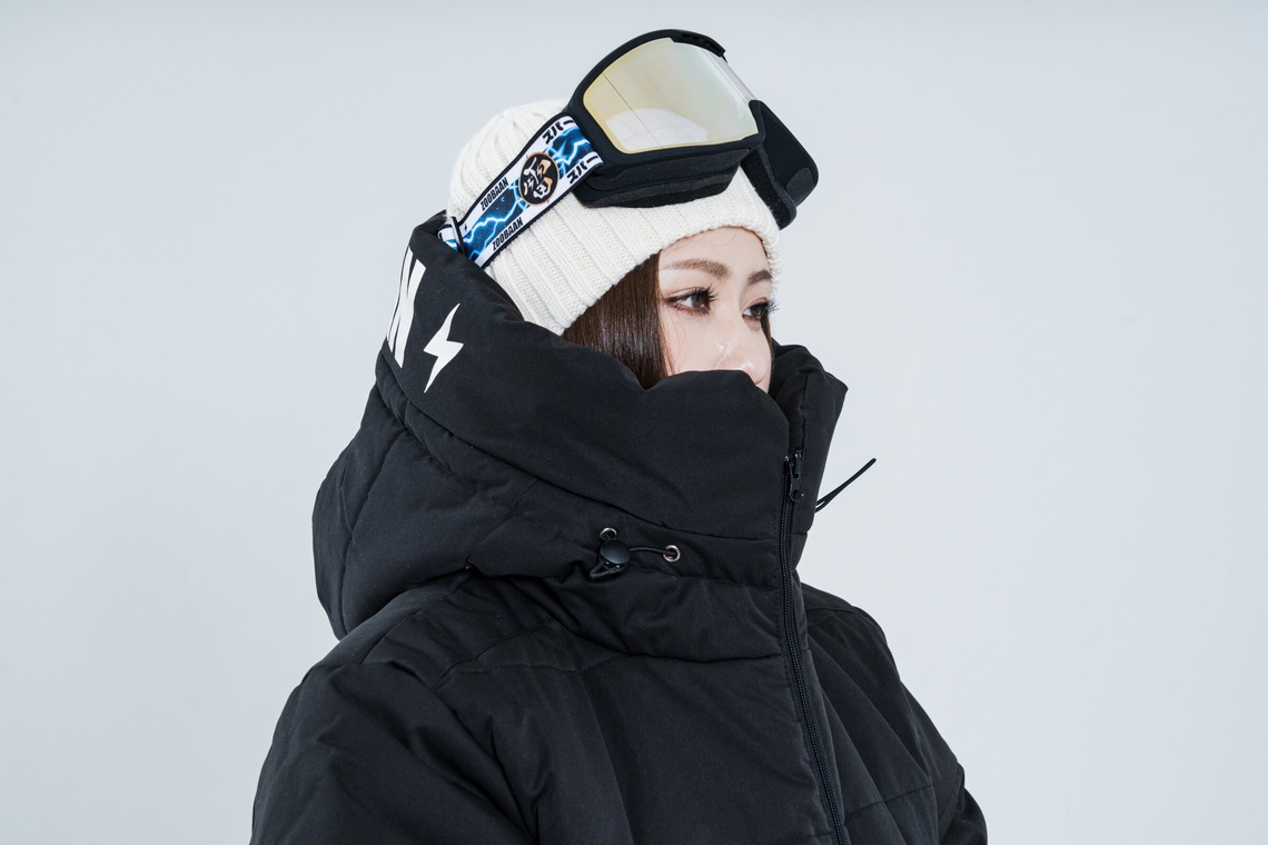 山内康平が撮影した「スノーボード・ウェアブランドスタジオ撮影」の写真