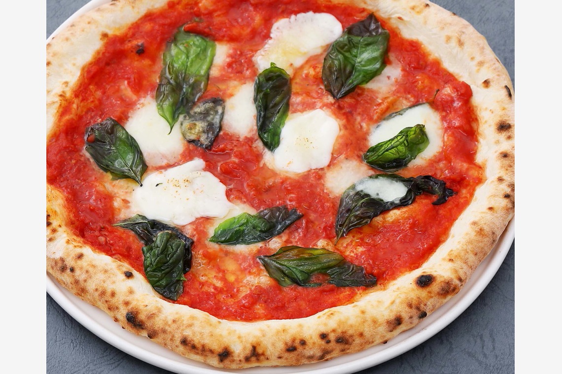 森安　照が撮影した写真のアルバム「ピザ」