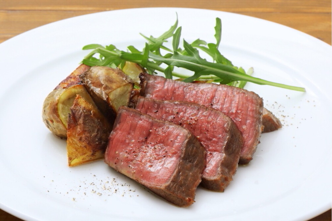 森安　照が撮影した「焼き肉弁当・肉料理」の写真