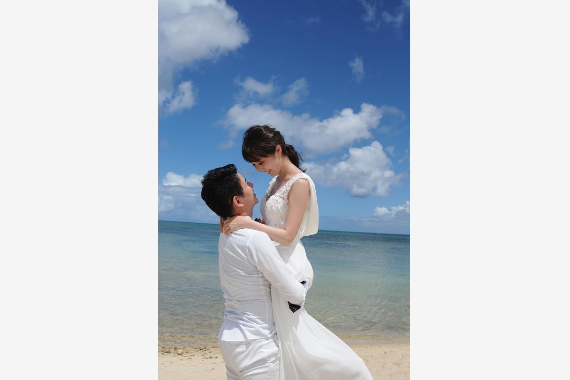 Avenir（山宮 敏明）が撮影した写真のアルバム「海の中でフォトウェディング」