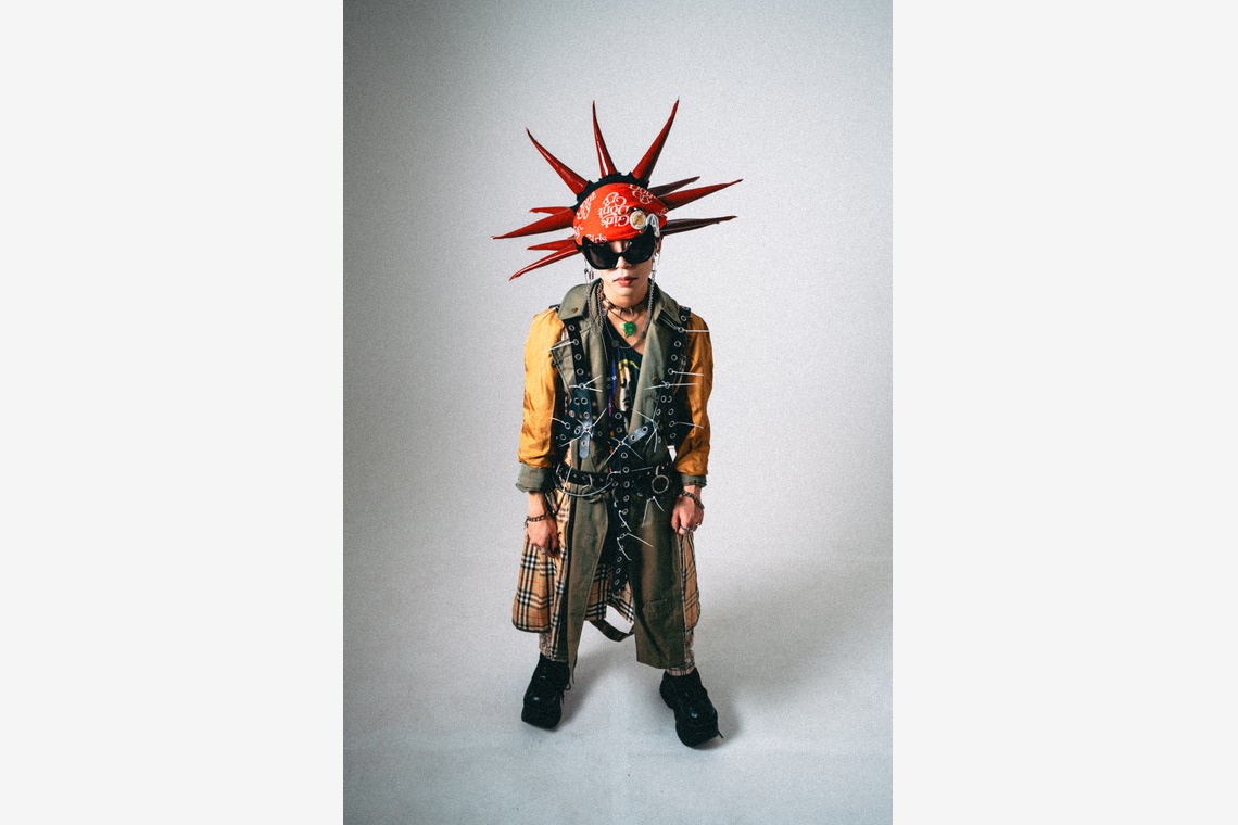 西浦隼翔が撮影した「スタジオポートレート」の写真