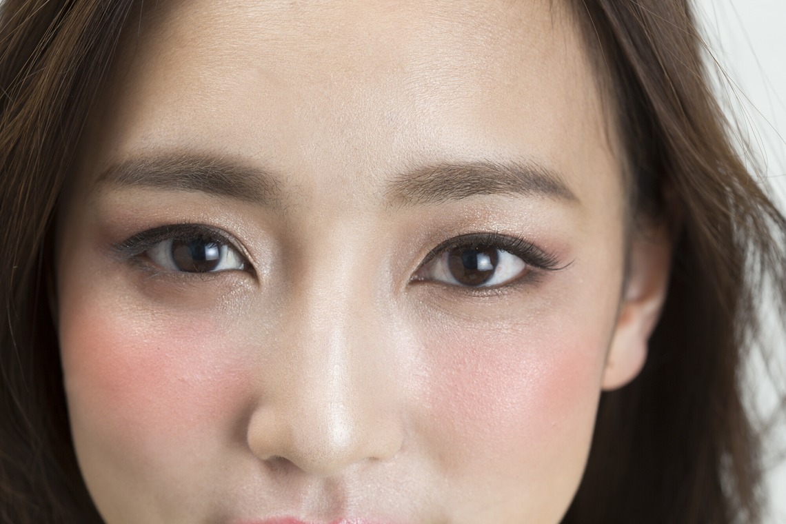 富岡敦が撮影した写真のアルバム「まつ毛サロン」