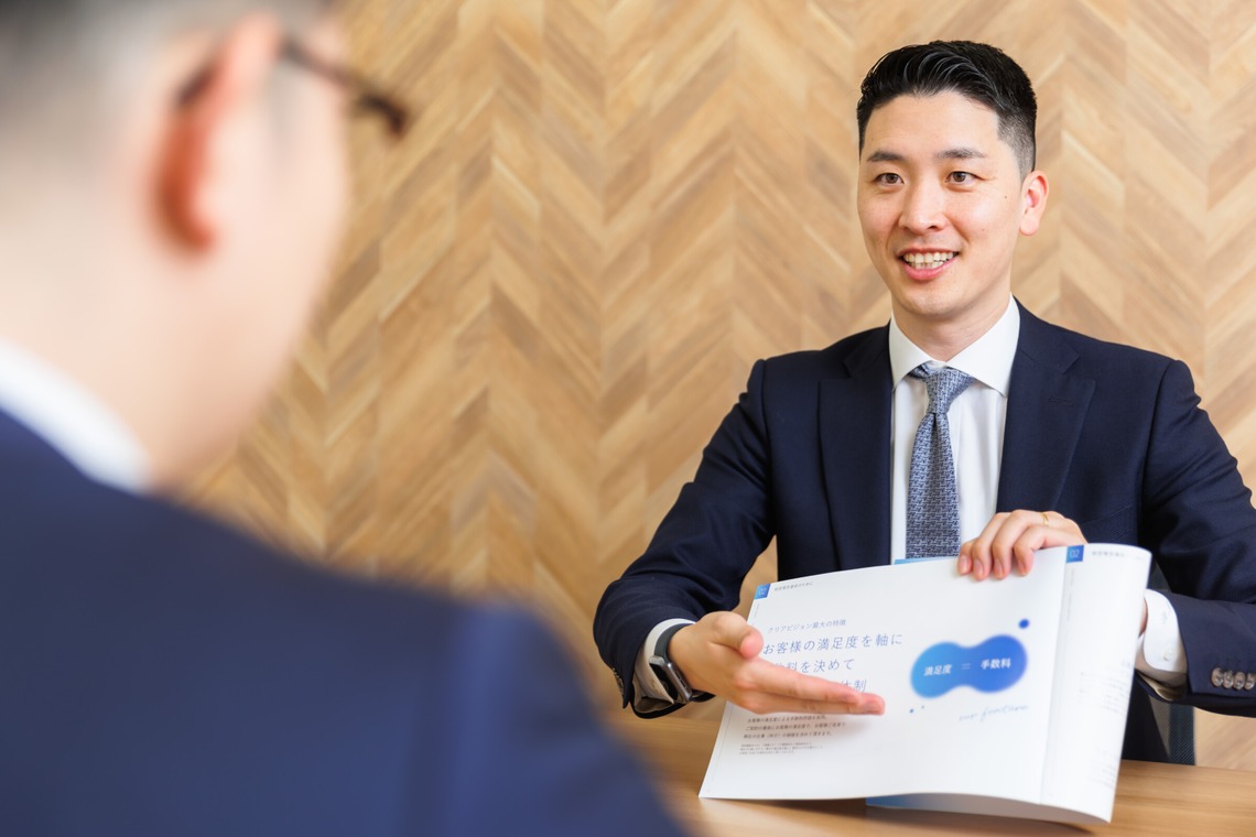 松井シンジが撮影した「インタビュー・ミーティング撮影」の写真