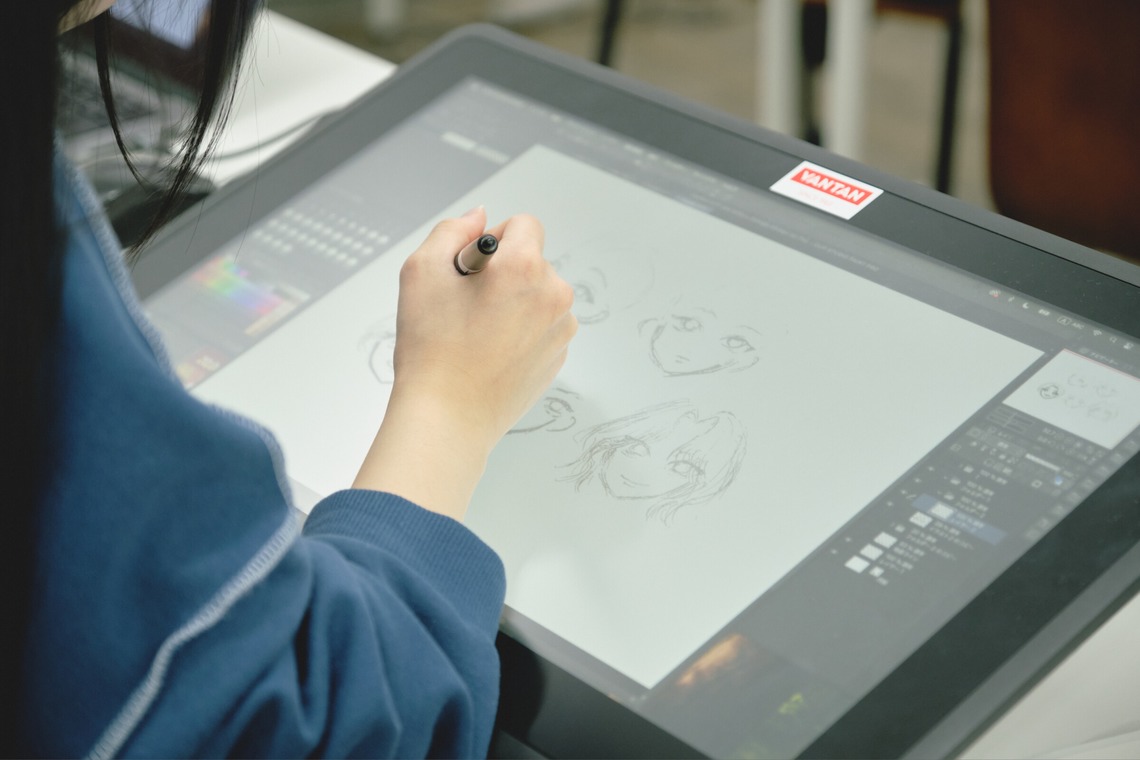 Tatsuyaが撮影した写真のアルバム「バンタンデザイン研究所 SPRING FESTIVAL」