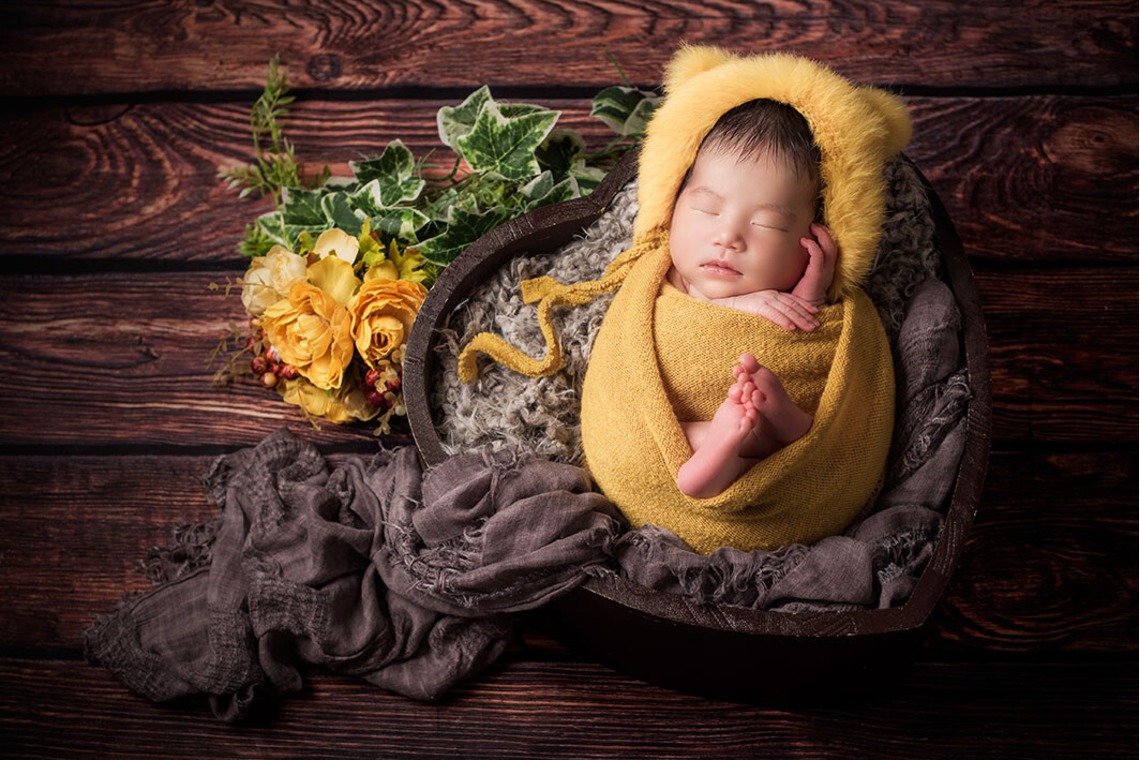 AXiS Photo Servise 藤井靖史が出張撮影した家族写真(キッズ,ベビーフォト)などが写った「ニューボーンフォト」の家族写真