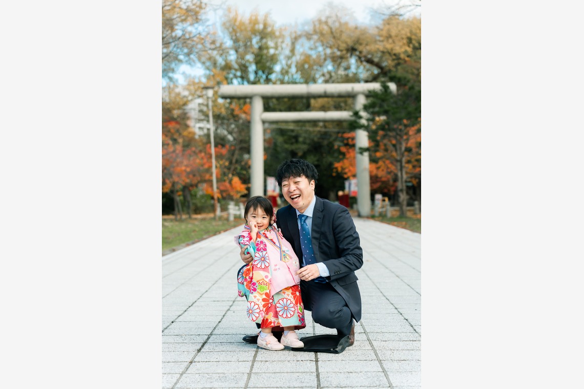 須田桃加が出張撮影した家族写真(キッズ,ベビーフォト)などが写った「護国神社七五三」の家族写真