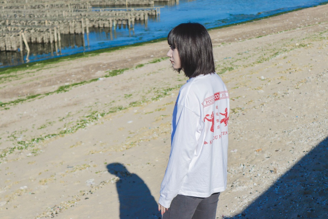 心綴フィルムが撮影した「邂逅飯店オリジナルTシャツ宣材写真」の写真